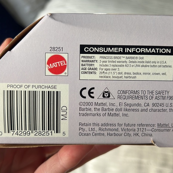 PRINCESS BRIDE BARBIE VINTAGE 2000 INTERCHANGEABLE DRESS AND MAGIC MIRROR - Picture 8 of 12